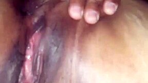 Amateurs share their tasty pussies in HD video