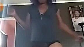 Petite black MILF shows off her twerking skills