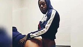 Shenanigans in the bathroom: Big black cock cumshot