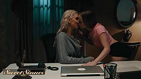Anna Claire Clouds' lesbian experience with Kenzie Taylor