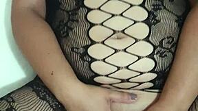 Big boobs babe masturbates with vibrator and cums hard