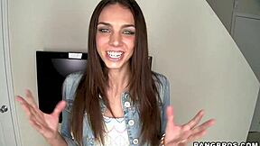 Amateur model shows off her skills in a BJ video