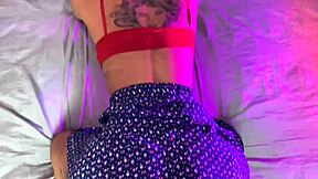 Amateur teen gets her tight asshole stretched by her boyfriend