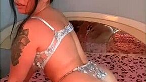 Colombian babe shows off her big ass in steamy video