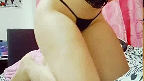 Oil massage and foot play with a hot Latina