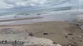 A stunning oral sex scene by the ocean in Fortaleza