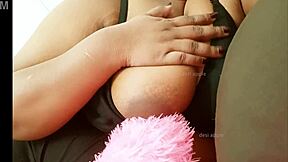 Indian maid reveals her attractive breasts