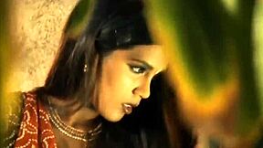 Sensual solo dance by an Indian beauty