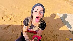 asked a stranger to film me at the beach and paid with a wet blowjob