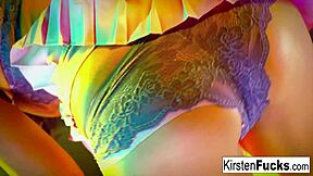 Kirsten's intimate journey of self-discovery in the spotlight