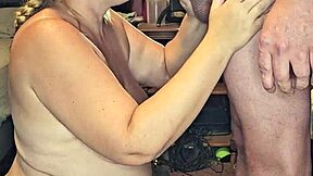 A pregnant milf spends 30 minutes on her knees giving a blowjob