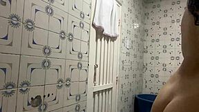 Straight amateur stepsister showers and gets recorded