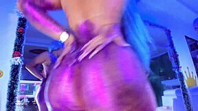 Oiled and bouncing Latina's twerk