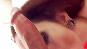 Amateur guy receives facial from amateur girl