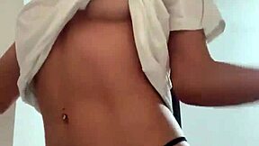 bailando desnuda con culo grande abierto y panocha en twerking