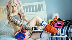 Musical cosplay with a chainsaw and bondage elements