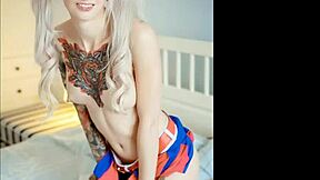 Musical cosplay with a chainsaw and bondage elements