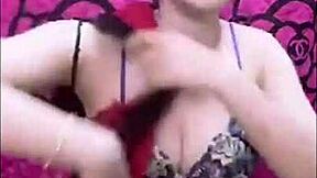 Hot Girl from Vietnam Shines in Live Stream Performance