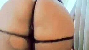 Mature and sexy lesbians show their asses on live stream