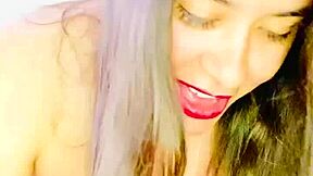 Amateur babe gives a blowjob and gets a cumshot in her mouth