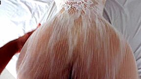 This amateur bubble butt babe fills her tight ass with creamy goodness