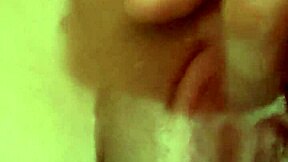 Amateur wife's solo squirt session