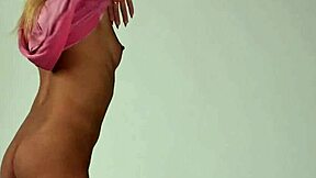 Tiny dancer Zinka korzinkina flaunts her flexible moves