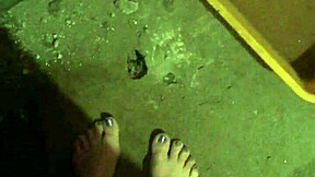 Dirty feet fetish with amateur females