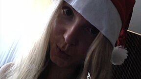 Teen hottie shows off her sexy skills on webcam
