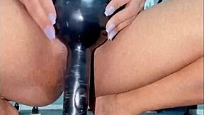 Steamy session with a sultry fitness enthusiast ends in explosive climax