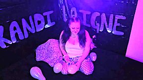 Pretty milf Kandi laigne's sensual balloon popping in San Francisco