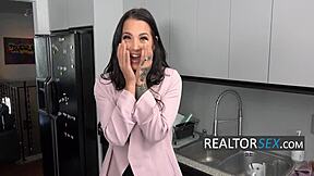 Real Estate Agent Evelin Seduces Rich Client Into Sugardaddy Deal With Raw Sex