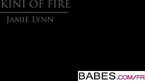Petite teen Jamie Lynn sets her tiny ass on fire in bikinis