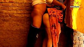 First time with an older woman: Bhabhi's seduction