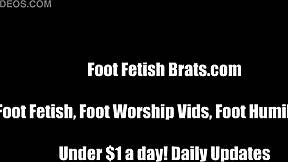 Feet fetish action with toe sucking and foot worship