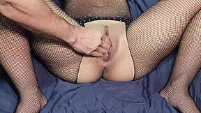 A girl masturbates her pussy and moans loudly on the internet.