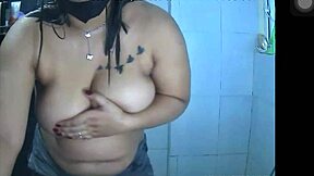 Big ass homemade shower video with a chubby girl.