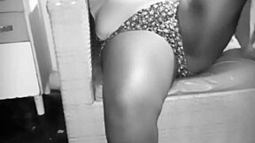 I wanted to see my married aunt’s sexy pussy and I got it.