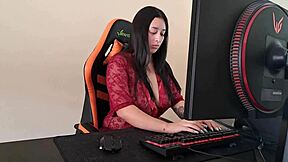 Hot milf gets a good fuck after selling her car
