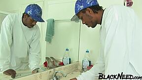 Black mom gets facial and deepthroat in exchange for big ass and big cock