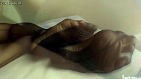 footpixies shorts reveal wrinkled feet and toes in fetish clip