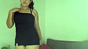 Indian 18-year-old showing off pussy and big ass