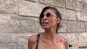 A 40-year-old brunette French woman wants to try new things