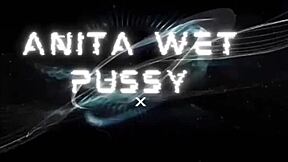 Public ass play with a Dido toy