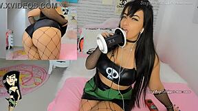 Nerd cosplay girlfriend gets her ass licked intensely