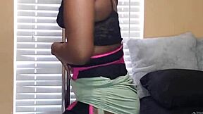 Naejae’s solo performance with twerking and pole grinding