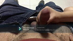 Handjob with white hands leads to explosive cumshot on 25-12-2021