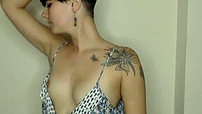 Big Tits Brunette Babe Shows Off While Cleaning House