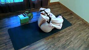 fucking myself with onyx toy, blue eyes locked on you. i nearly squirt in this hot workout preview.