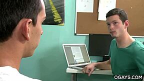 Hot gay twinks Benn and Nick Sumer go all the way in